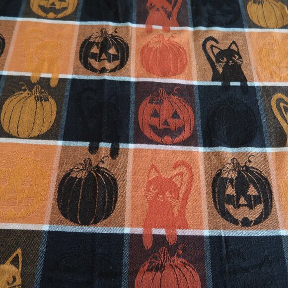 Bright Orange and Black Halloween Tablecloth 56" x 80" - Picture 4 of 7
